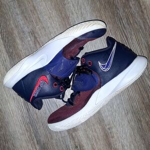 Nike Kyrie Flytrap 3 Basketball Shoes